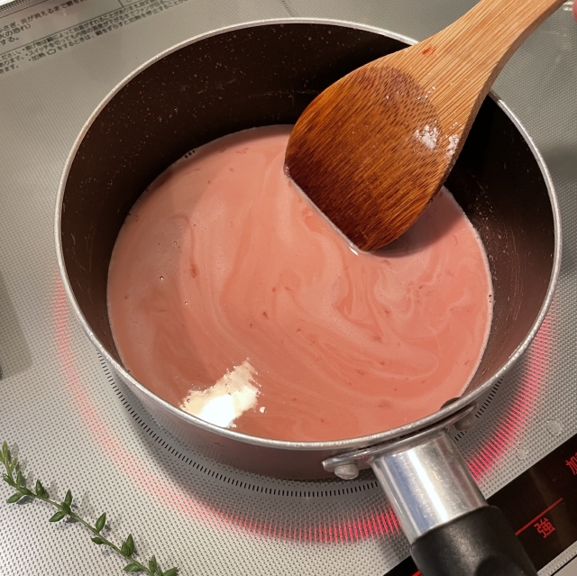 綺麗なピンク色で仕上げるいちごのカスタードクリーム7