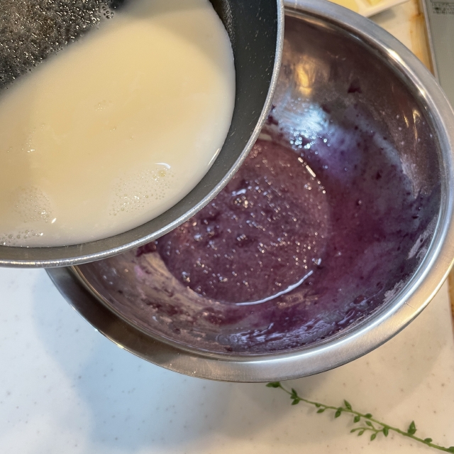 使いやすいクリーム状の紫芋カスタードクリームの作り方6