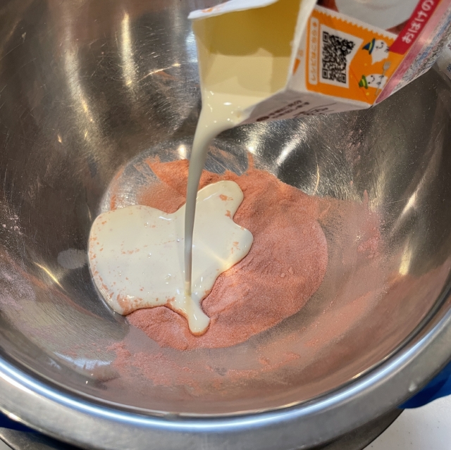 パンの材料としても使えるいちごのホイップクリームの作り方4