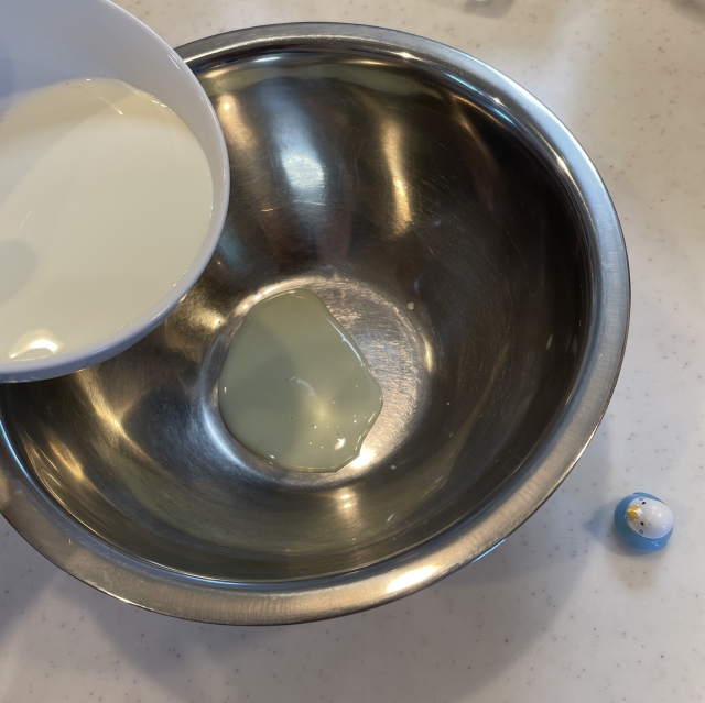 ホイップクリームの定番！練乳を使ったホイップクリームの作り方2