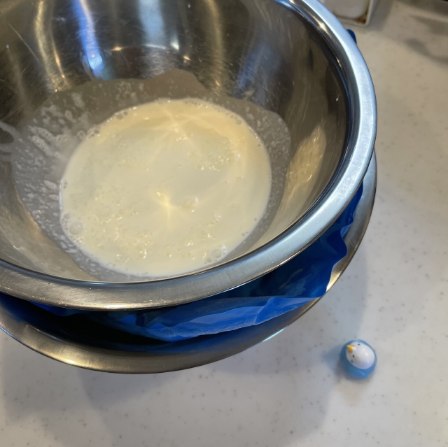ホイップクリームの定番！練乳を使ったホイップクリームの作り方3
