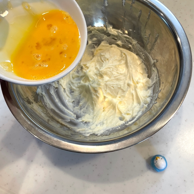 クリームチーズと生クリームで作るベイクドチーズ用チーズ生地の作り方5