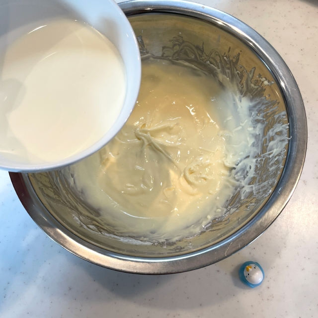 クリームチーズと生クリームで作るベイクドチーズ用チーズ生地の作り方8