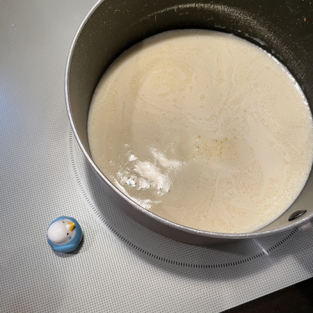 塗って巻いてもはみ出ない、ほどよい固さのカスタードクリームの作り方9