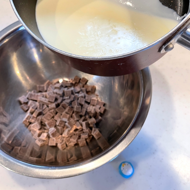 冷やせばイイ感じに固まってくれるミルクチョコで作るチョコガナッシュ3