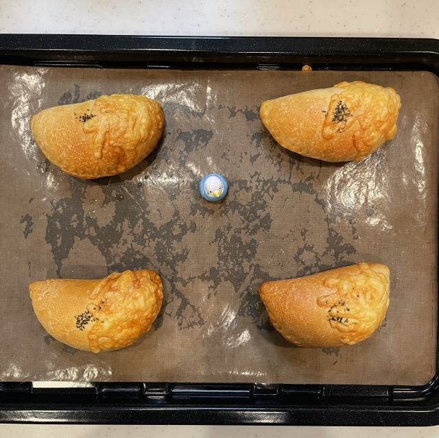 ピザパイのように楽しめるイタリア発祥のパン「カルツォーネ」の作り方12