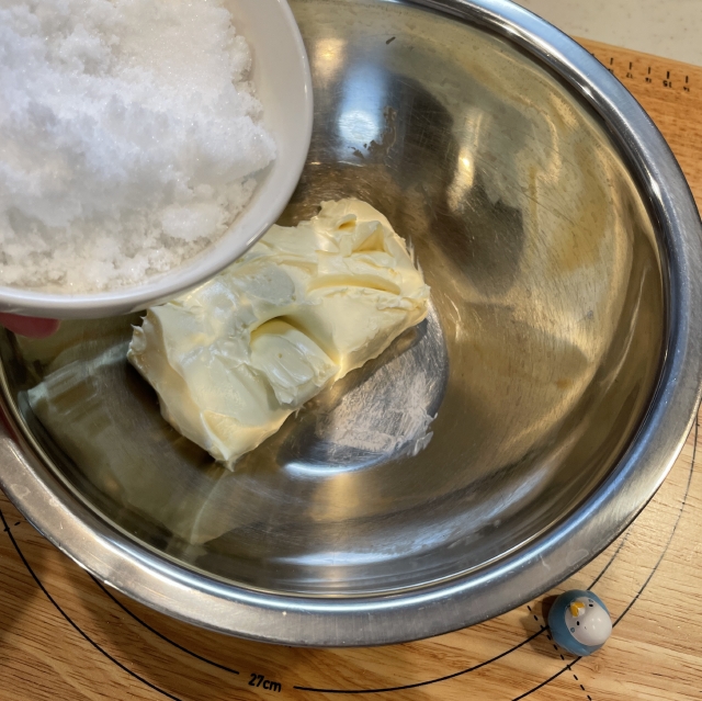 材料を順番に混ぜて、型に流して冷やせばOKなレアチーズ生地の作り方2