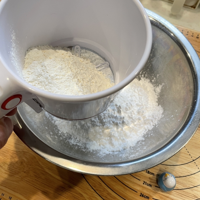 家庭作るタピオカ粉を練って揚げる本格的なポン・デ・リングの作り方2