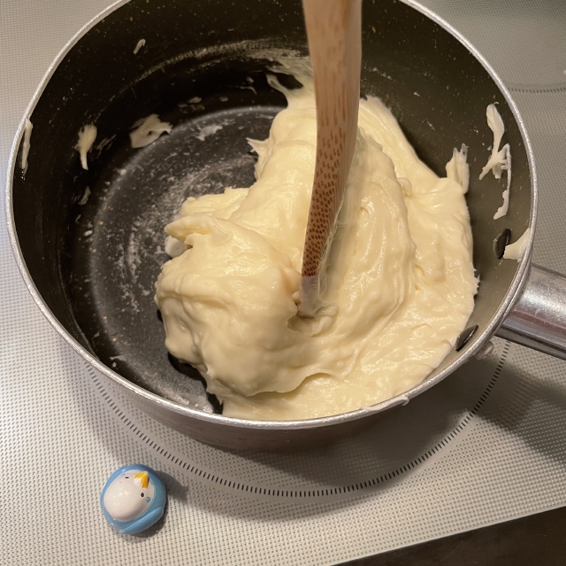 家庭作るタピオカ粉を練って揚げる本格的なポン・デ・リングの作り方10