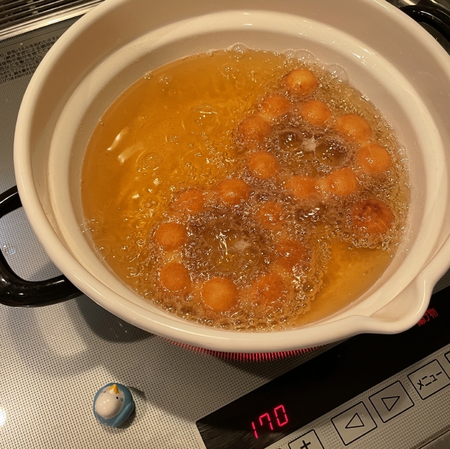 家庭作るタピオカ粉を練って揚げる本格的なポン・デ・リングの作り方18