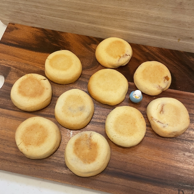 台湾土産の定番！濃厚パイナップル餡をたっぷり使ったパイナップルケーキ22