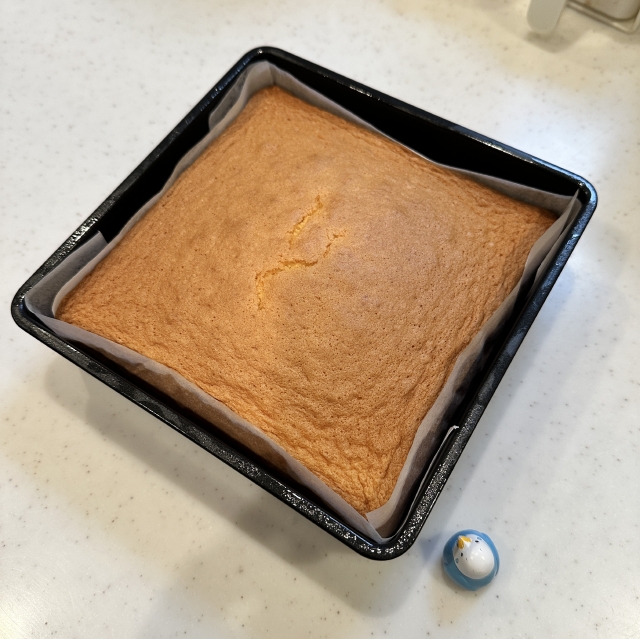 四角いケーキ作りに欠かせない、しっかり焼き上がるスクエアスポンジケーキ12