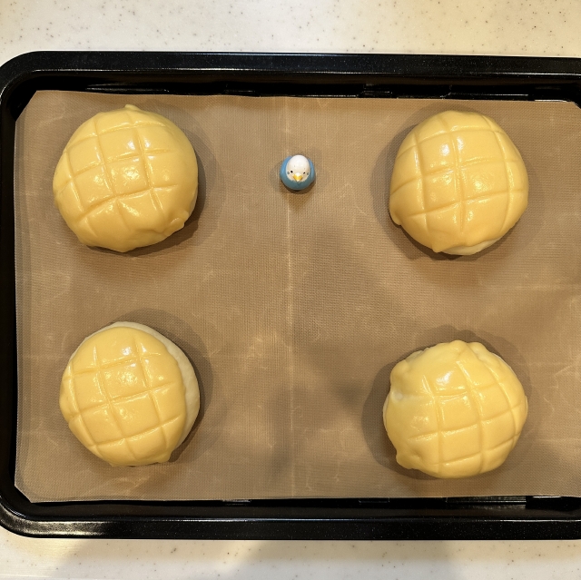 日本の菓子パンと言えばコレ！厚焼きクッキーのサクッと仕上げのメロンパン9