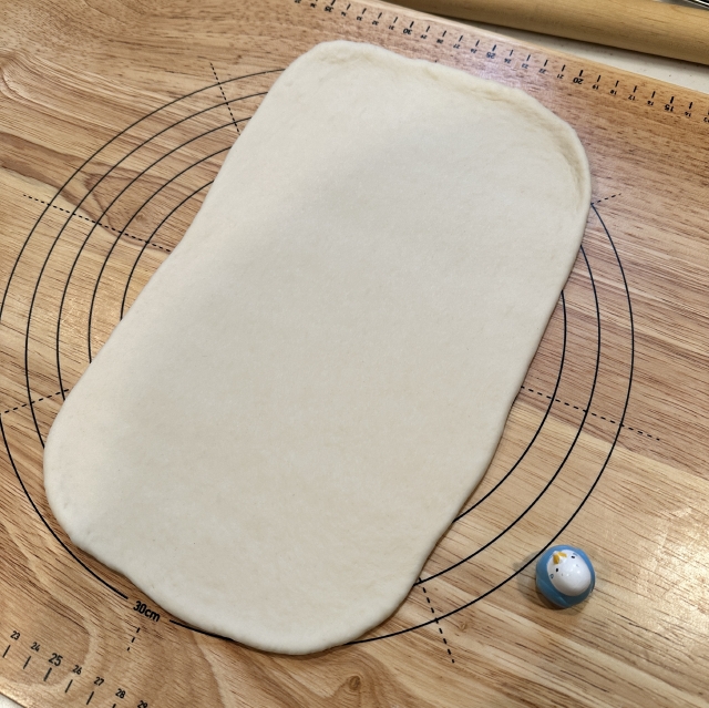 マフィン型を使って作る、ロースハムのうずまきカップロールパン4