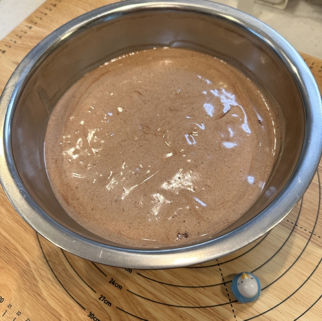 ココアを混ぜてもしっかり膨らむ、高さ十分のふわふわチョコレートスポンジ7