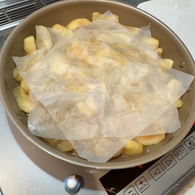 たっぷりのりんごを煮詰めて作る、フランスの伝統菓子タルトタタン11