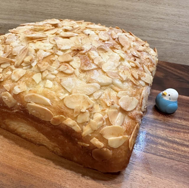ドイツ家庭で楽しまれている伝統的なリッチ系菓子パンのブッタークーヘン16