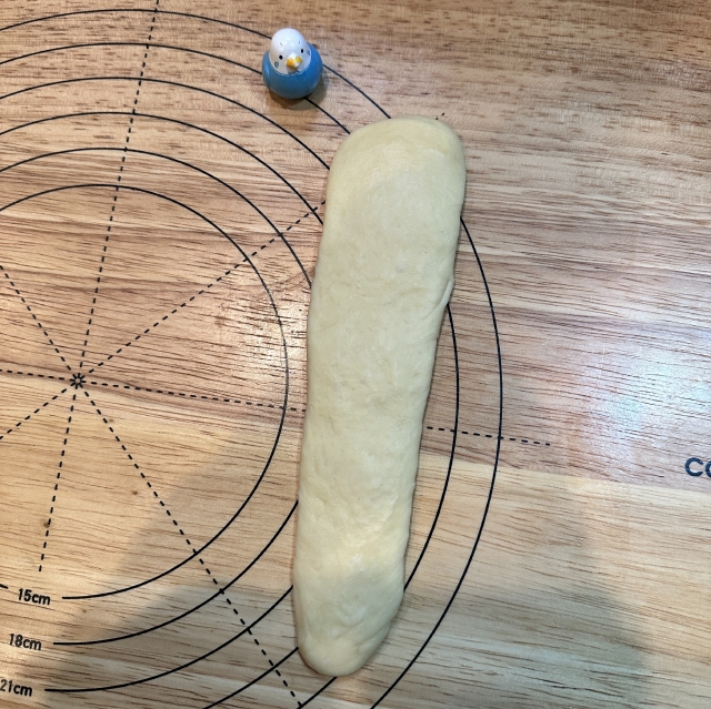 メロンパンは丸いだけじゃない！ロールパンで作るロールメロンパン8