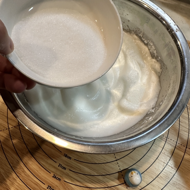 ロールケーキ天板で作る真っ白なスポンジケーキの作り方8