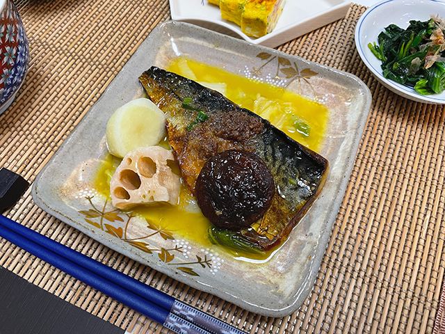 鰹と生姜の旨味がたっぷりのオリーブオイルで楽しむ金華鯖の和ヒージョ2